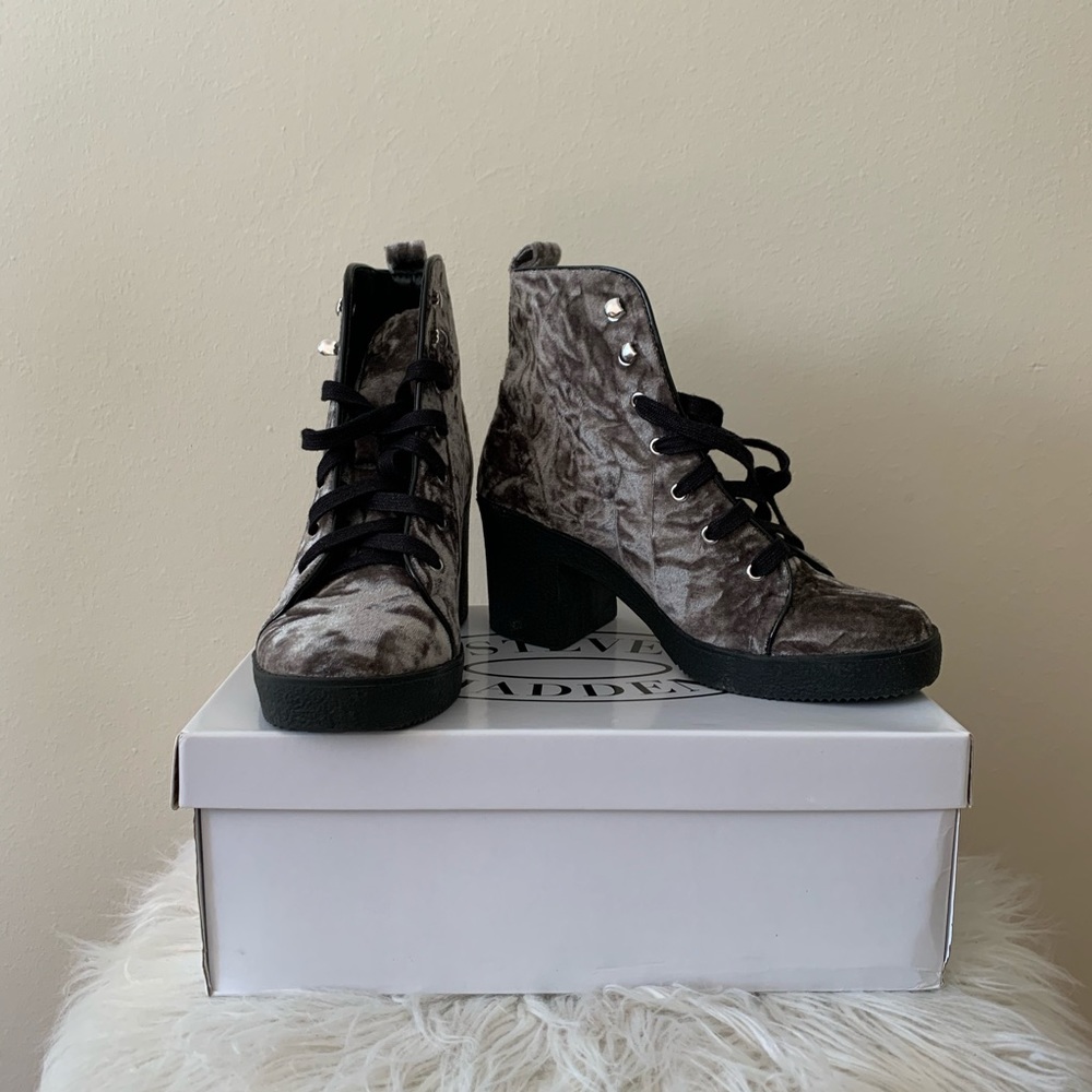 Steve Madden Grey Suede Boots
